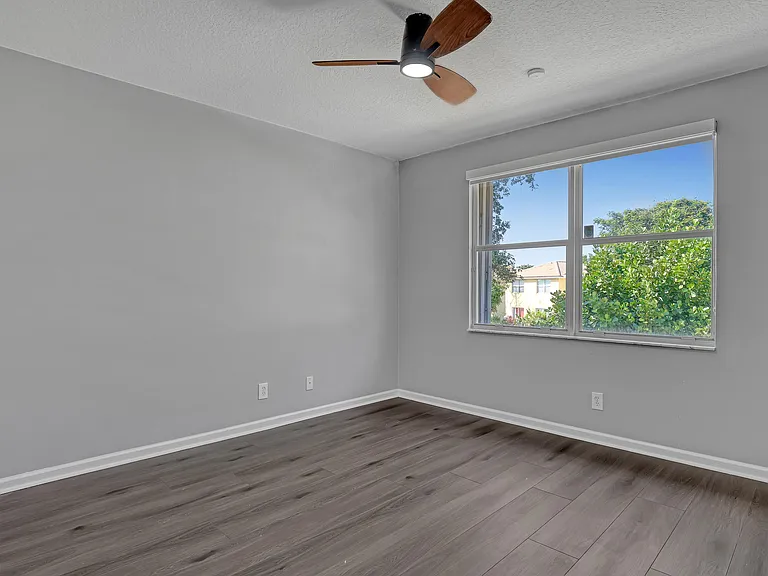 3464 Commodore Ct — Photo 28