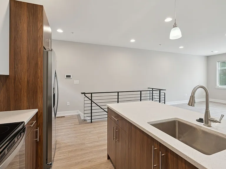 2612 Annin St #2 — Photo 7