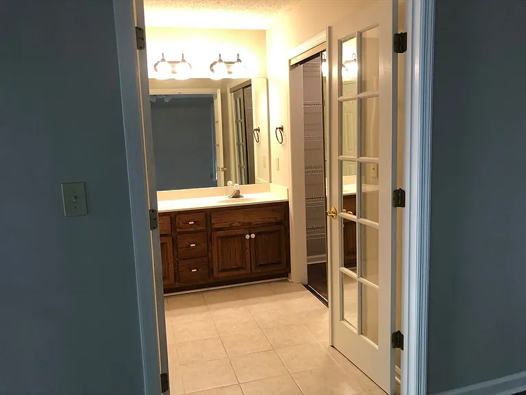 127 Philadelphia Dr — Photo 13