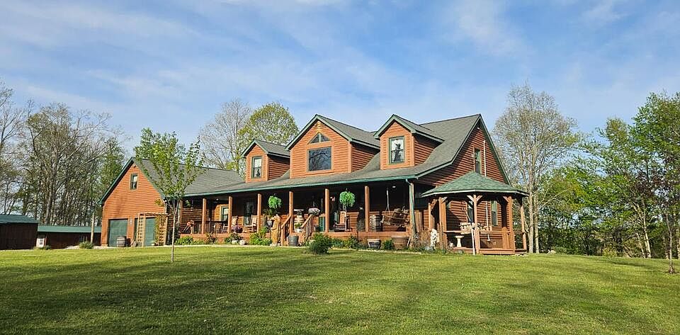 1st image of 124 Cass Ln