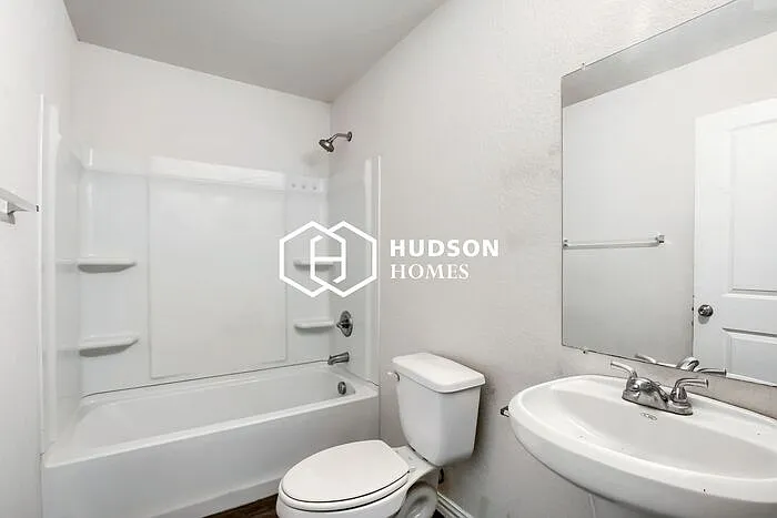 1720 San Patricio St — Photo 10