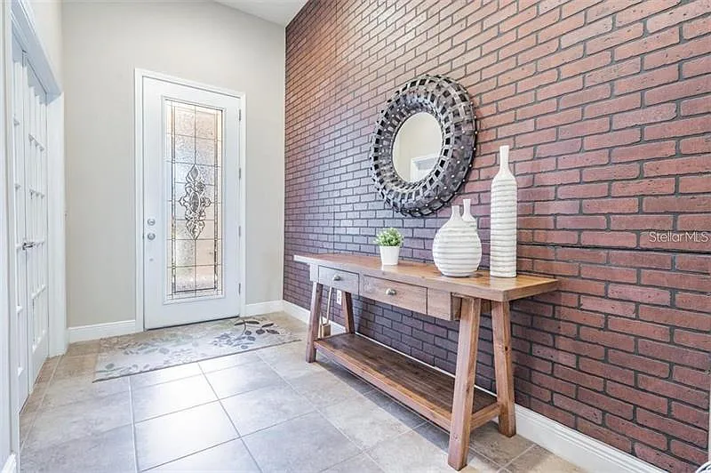 4 bed, 3.0 bath, 2419 sqft, $3,300 — Photo 4