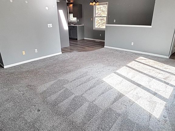 4th image of 3420 Parkwood Dr #3420