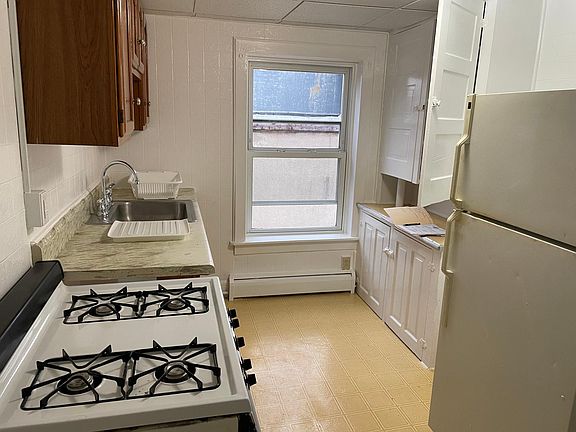 4th image of 608 W Market St Floor 3