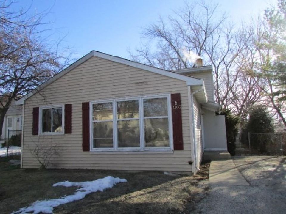 1st image of 1303 Woodridge Dr