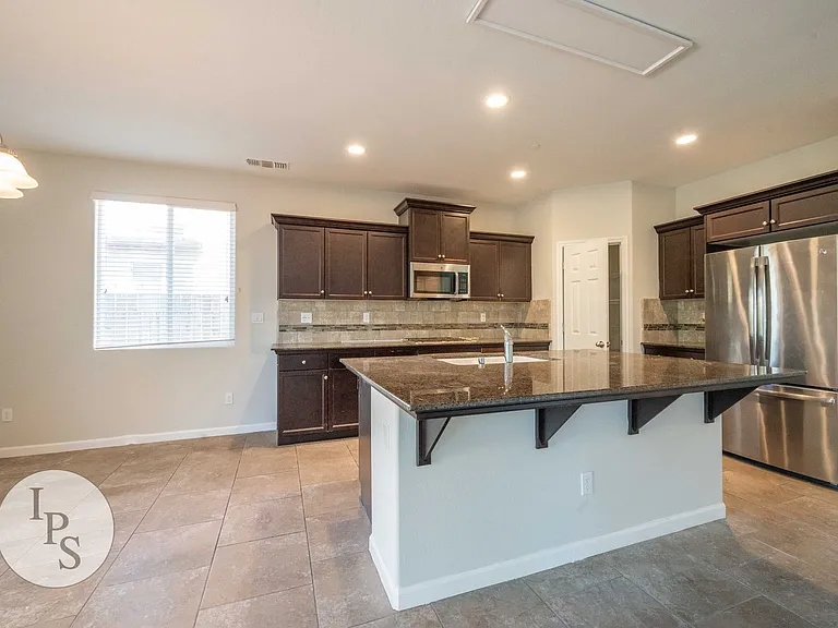 3611 Lansing Ave — Photo 9