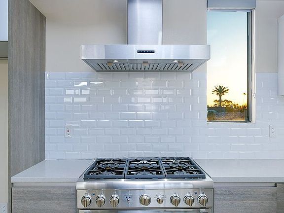 3rd image of 536 S El Molino Ave Unit 301