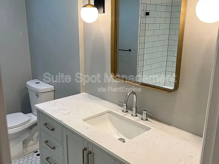 456 N Batavia St #456 — Photo 13