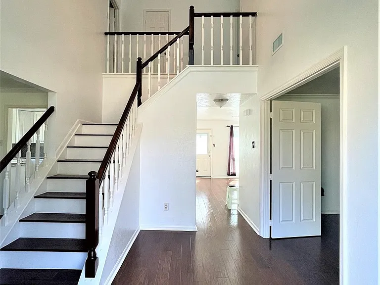 834 Island Meadow Ct — Photo 4