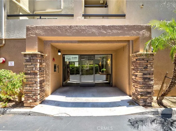 21450 Burbank Blvd APT 211, Woodland Hills, CA 91367