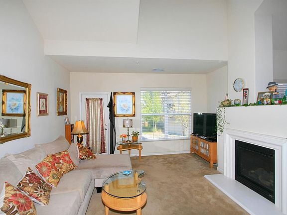 4th image of 2470 Genova St Unit 2