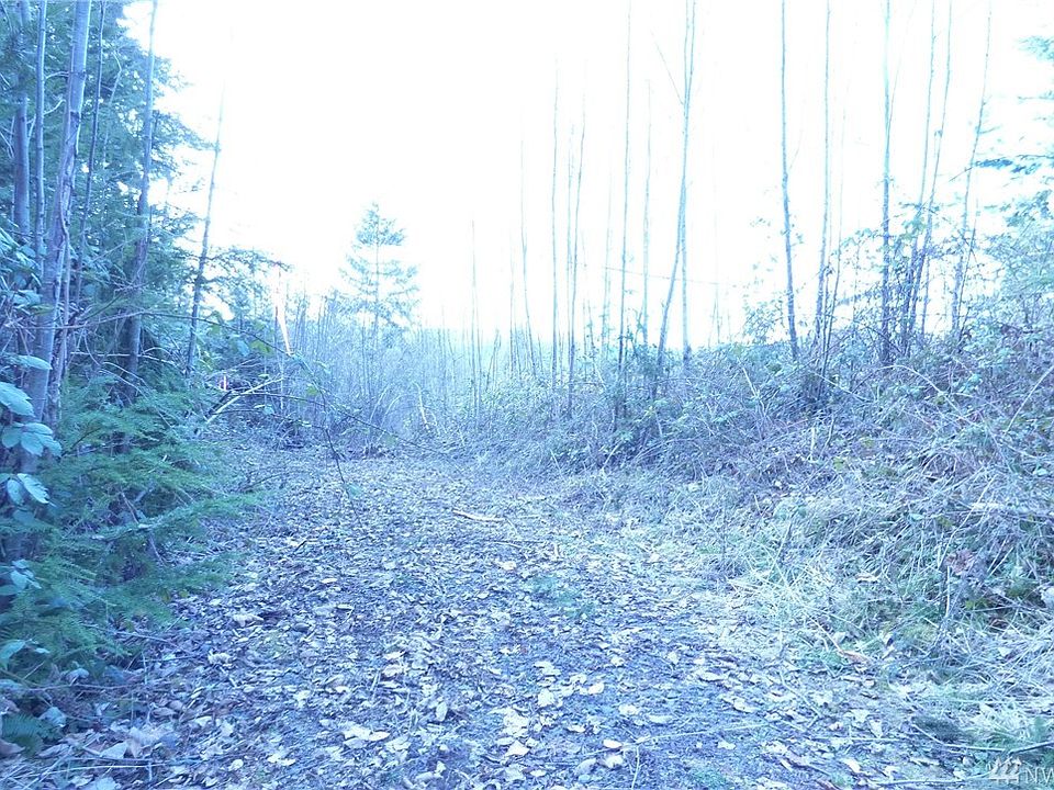 2nd image of 410 Studebaker Rd #1