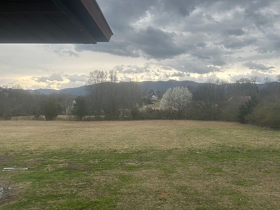 Beautiful view of Blackberry Mountain