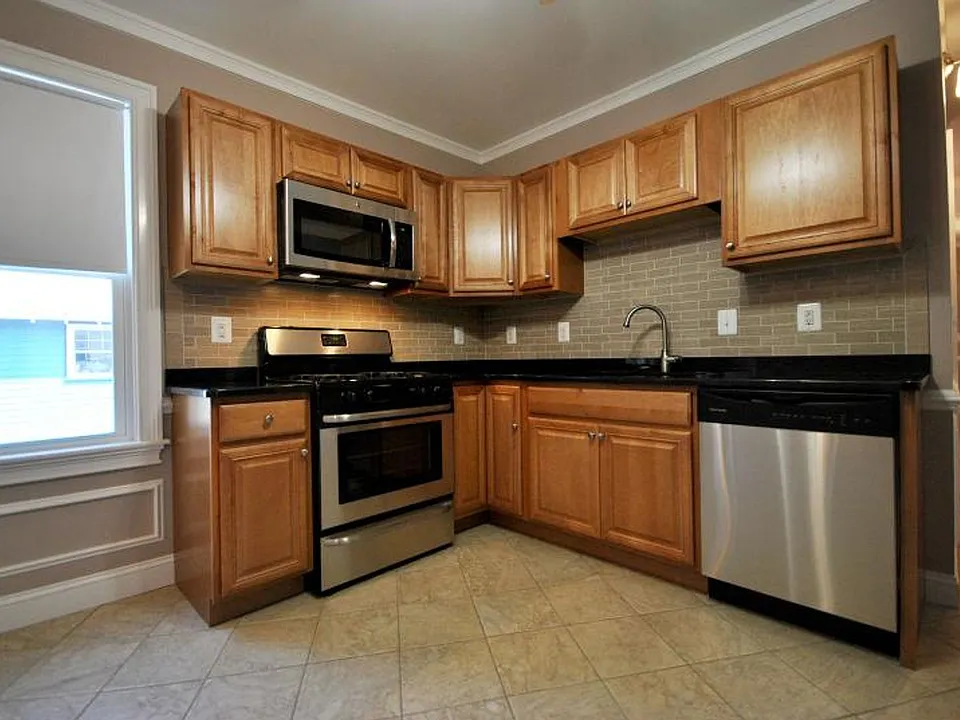 40 Turner St #11
