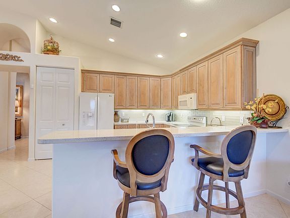 5th image of 7155 Francisco Bend Dr