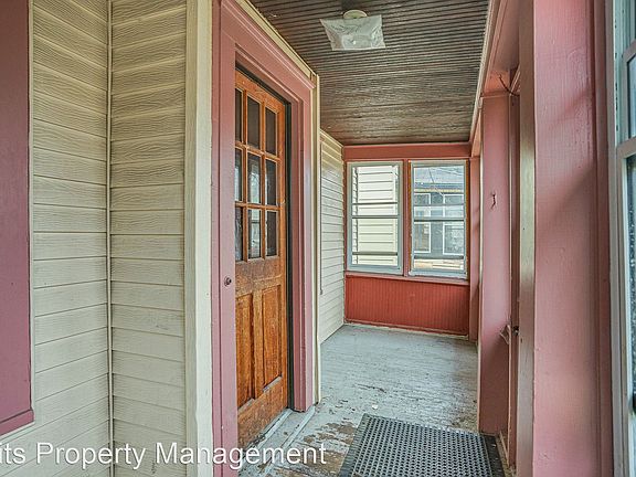 4th image of 1004 Fuller Ave
