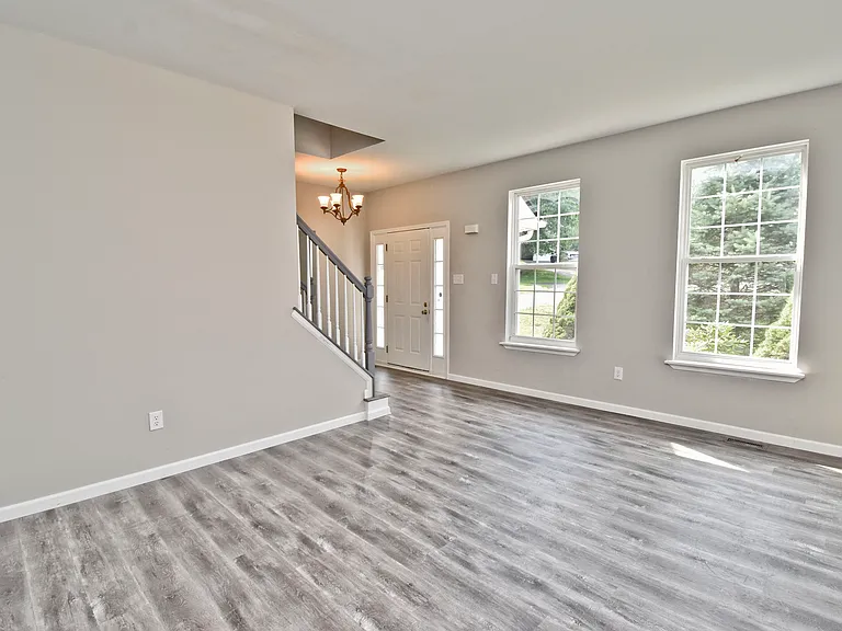 557 Marco Way — Photo 20