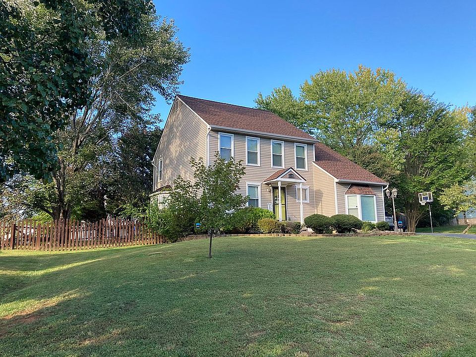1st image of 134 Stevens Dr