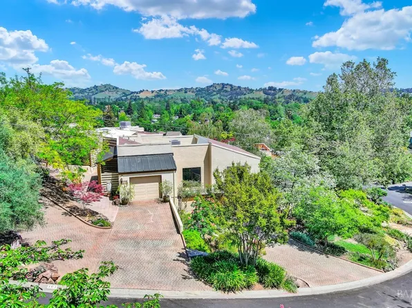 161 Oak Hill Court, Vacaville, CA 95688