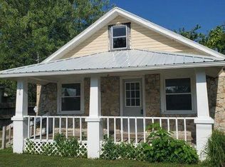 136 N Charles Street, Seymour, MO 65746