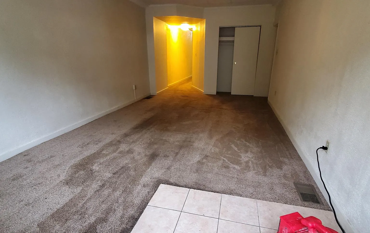 2 bed, 1000 sqft, $975 — Photo 3