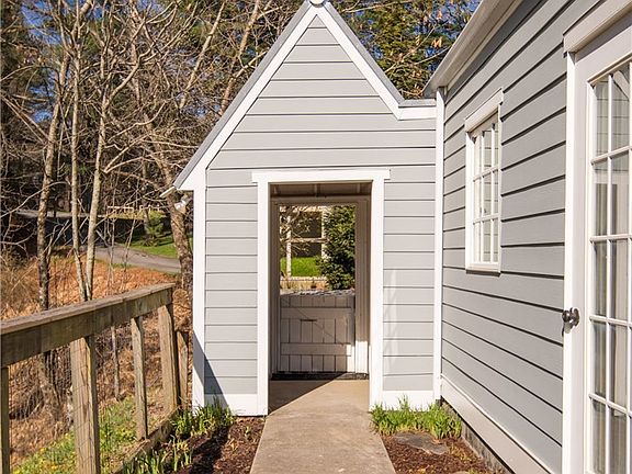 5th image of 989 Little Laurel Road