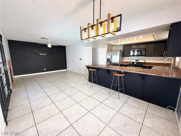 2066 Waverly Cir — Photo 26
