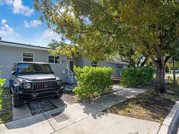 3rd image of 1786 SW 14th Ter