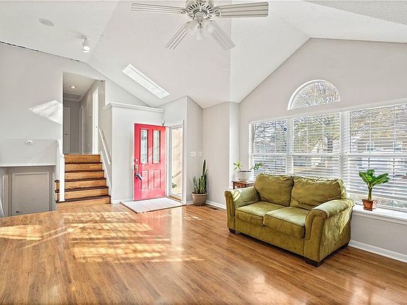 5th image of 3501 SE Lake Village Blvd