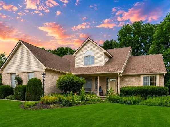 2366 Elkridge Cir, Highland, MI 48356