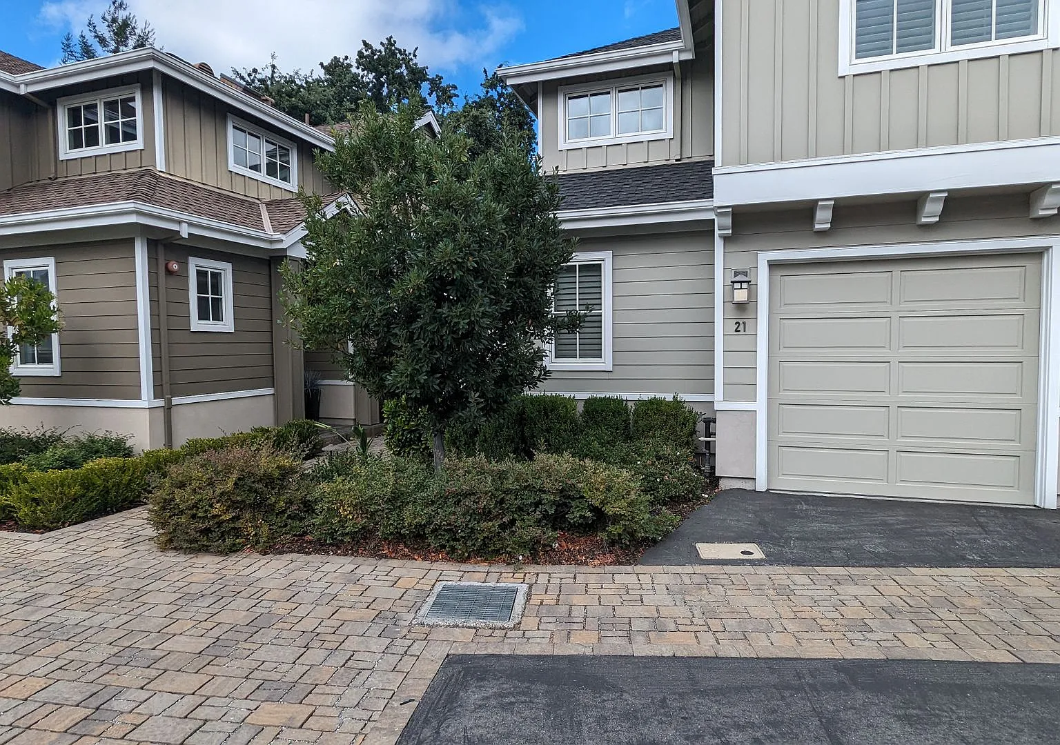 Beautiful, Private, 3 Bed 2.5 Bath 2 Car Garage Single Family Home. — Photo 4
