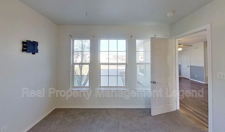 1614 S Montgomery St — Photo 10