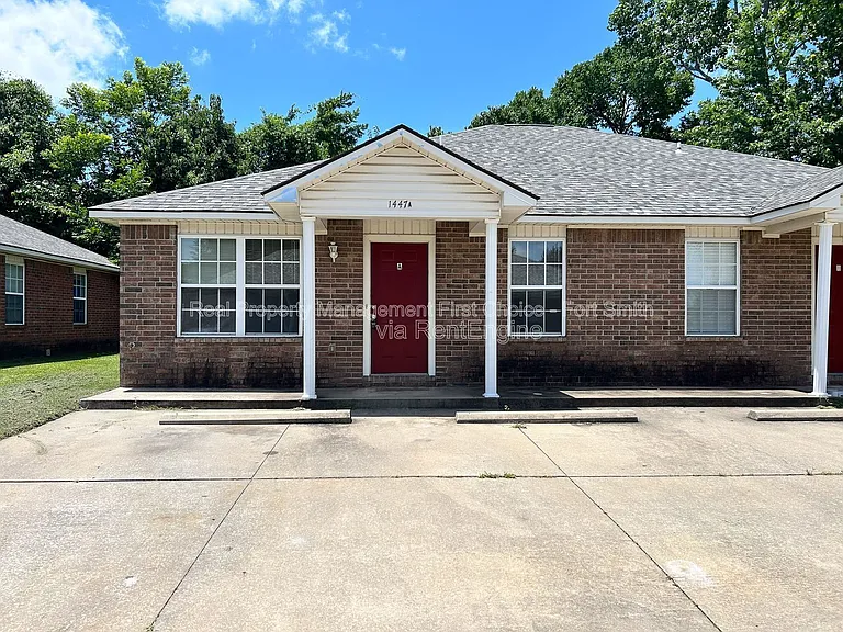 1447 Brazil Ave — Photo 1