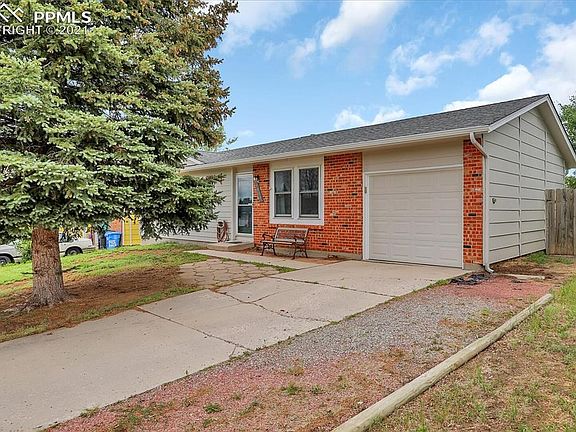 2nd image of 6815 Parkridge Ct
