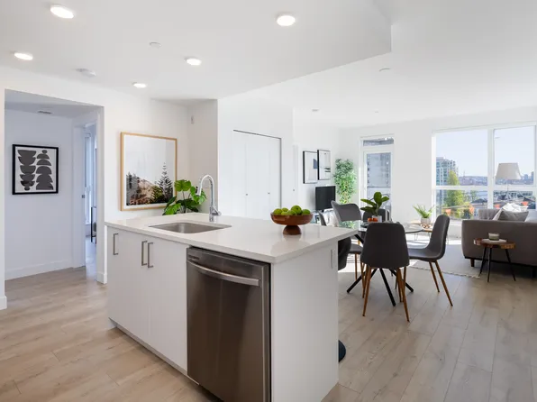 One53 and One33, 153 E 4th St, North Vancouver, BC V7L 0J3