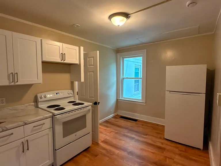 993 N Quaker Ln #1 — Photo 6
