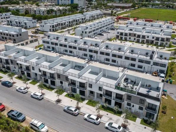 14513 SW 261st St, Homestead, FL 33032