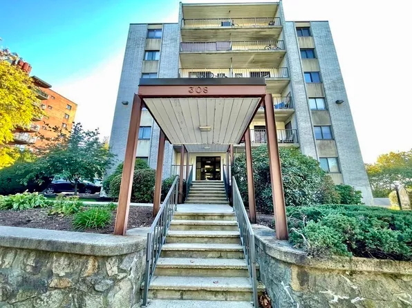 308 Quarry St APT 303, Quincy, MA 02169