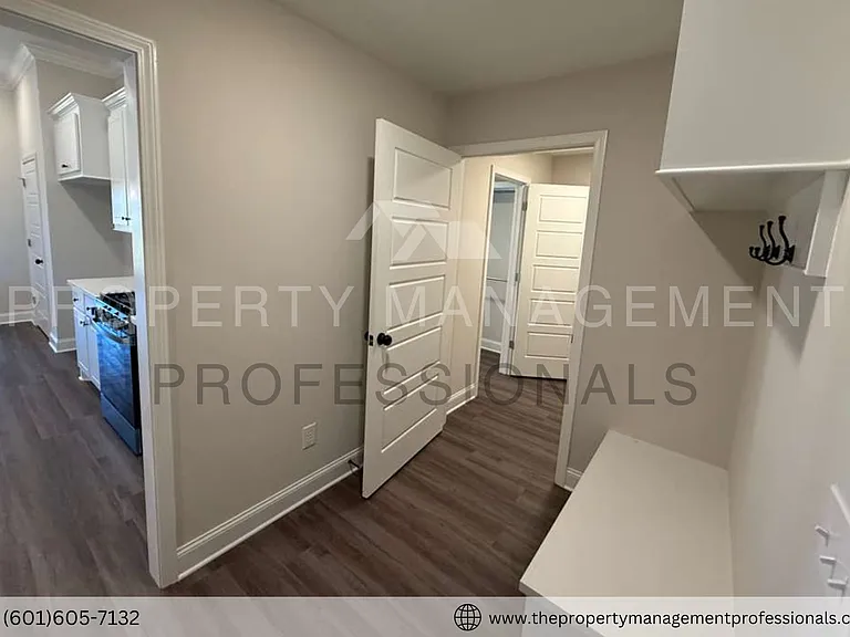 571 Patrick Farms Dr — Photo 32