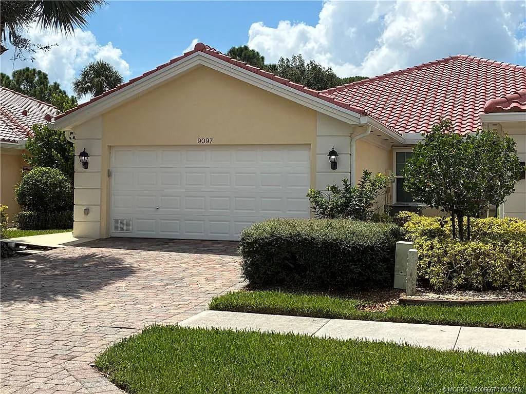 2 bed, 2.0 bath, 1526 sqft, $2,700 — Photo 1