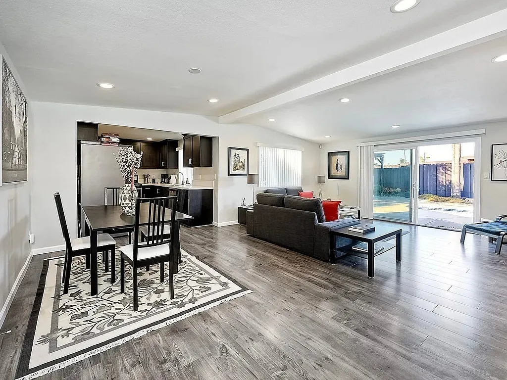 3 bed, 2.0 bath, $6,325 — Photo 4