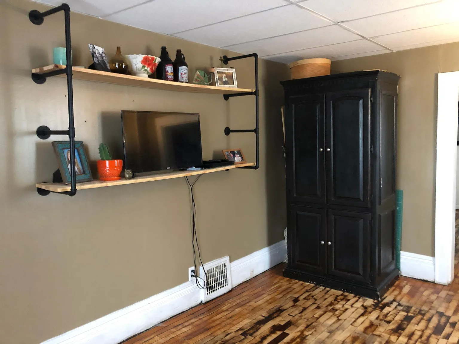 708 Bingham Ave — Photo 3