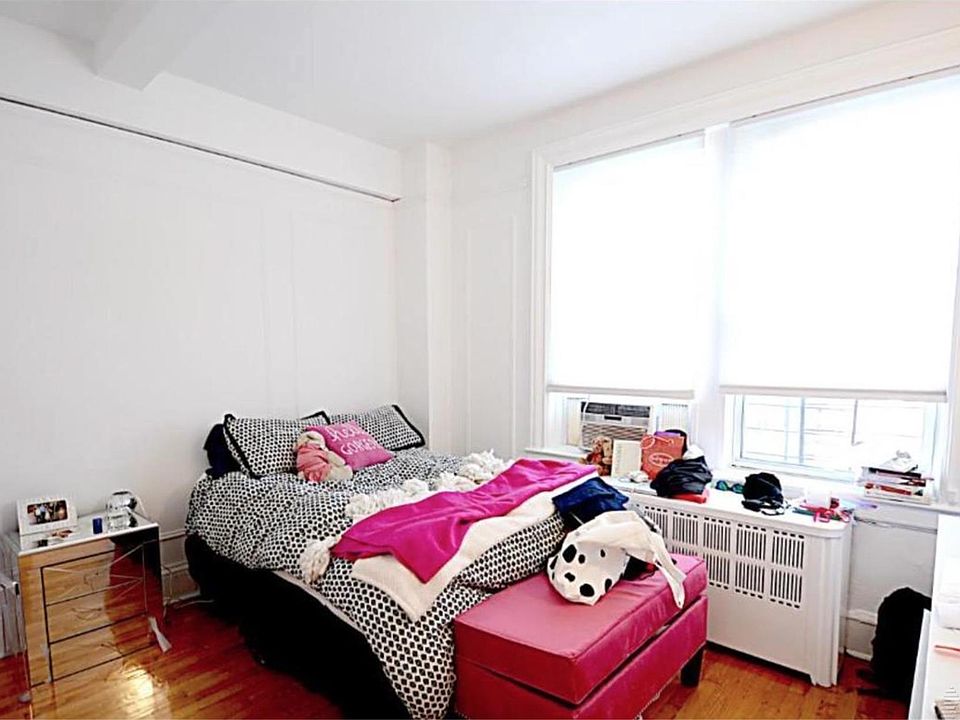 1st image of 200 W 70th St APT 14R