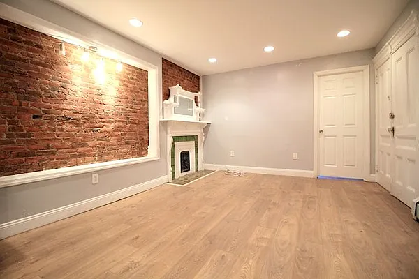 Rented by Elite NY Holdings | media 25