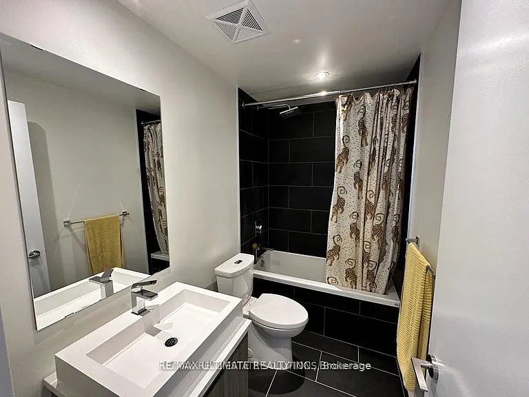 246 Logan Ave #425 — Photo 7