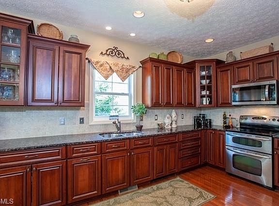 5th image of 6084 Mint Hill Dr