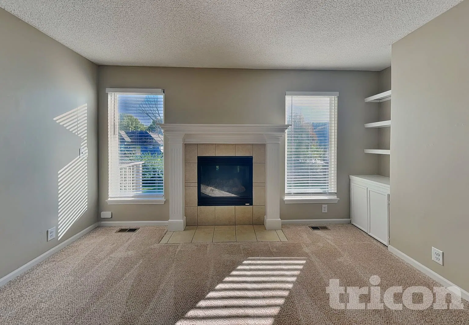 623 S Pine St Gardner KS — Photo 2