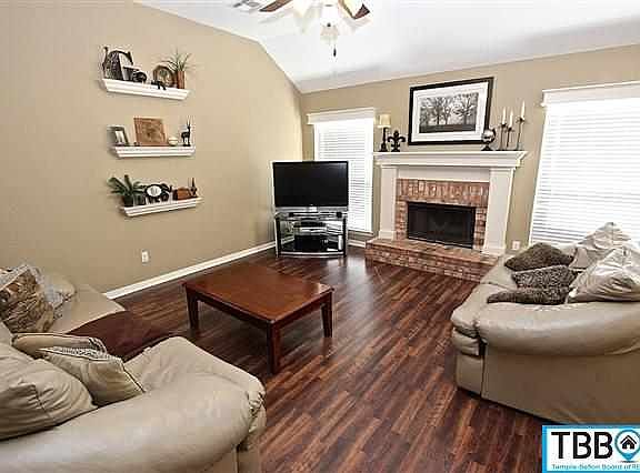 4th image of 2311 Stratford Dr