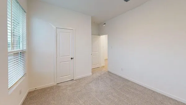 726 Madrone Ln — Photo 10