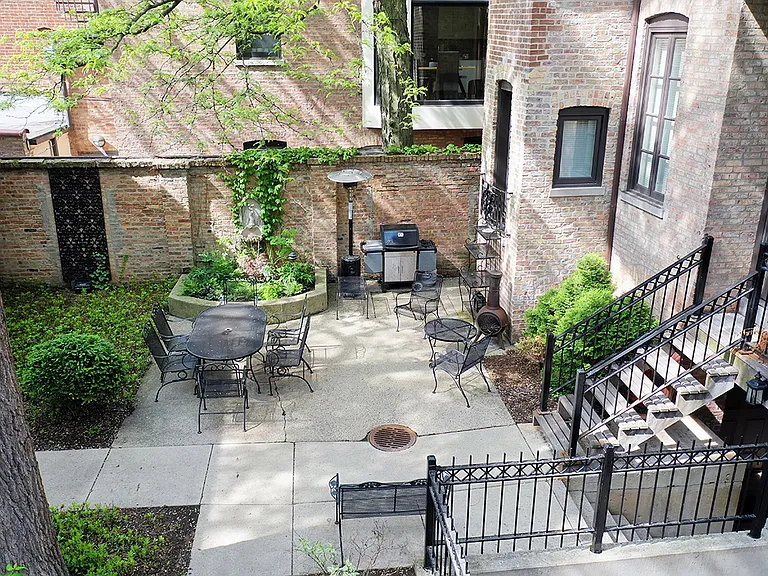 1228 N Dearborn St #2 — Photo 38